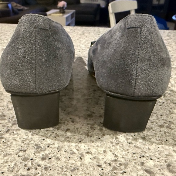 Roger Vivier Belle Pumps in Grey Suede - Picture 6 of 11